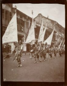 24 Szene chinesische Prozession Singapore 1d.jpg